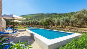 Casa Rural El Ciruelo Loco Alfarnate by Ruralidays, Alfarnatejo